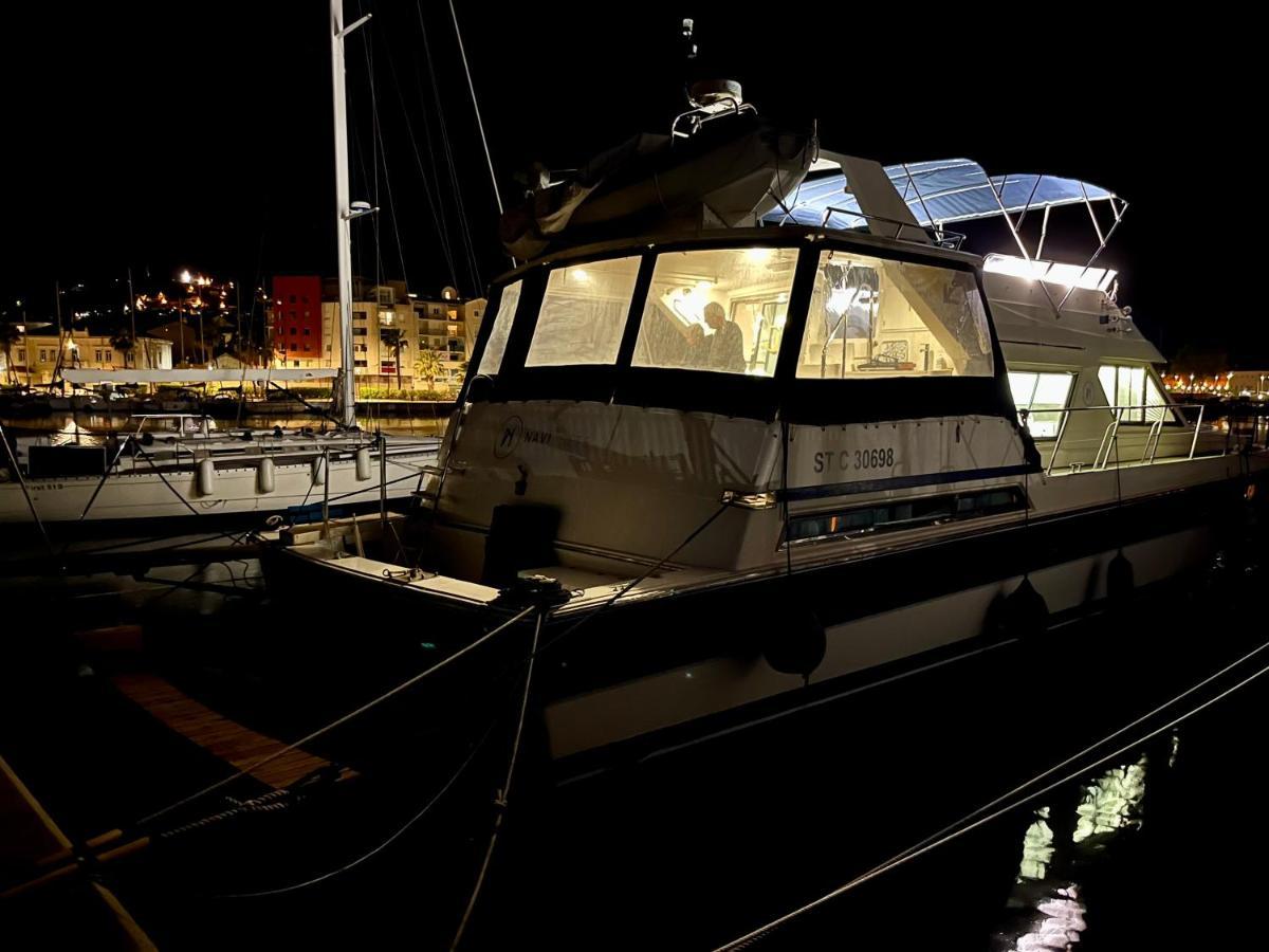 Navi Yacht A Sete, 2 A 8 Couchages, Privatif Sète Exterior foto