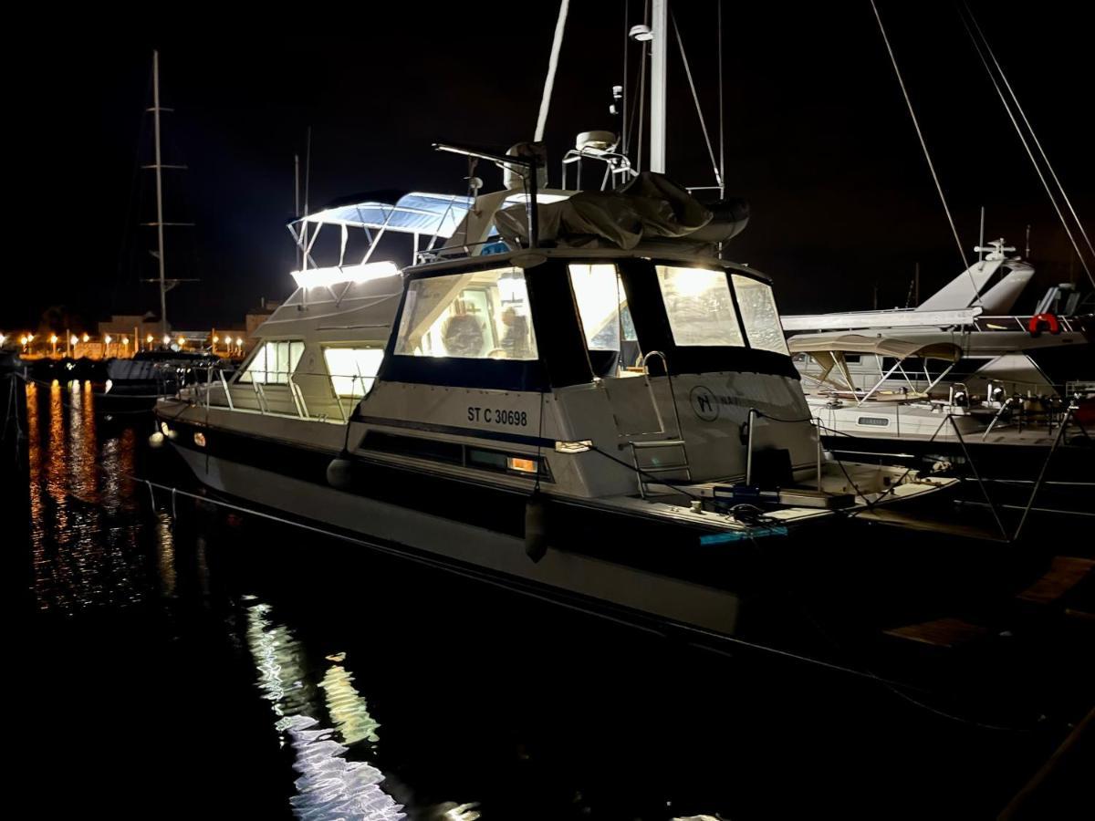 Navi Yacht A Sete, 2 A 8 Couchages, Privatif Sète Exterior foto