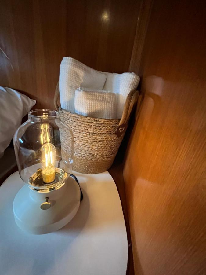 Navi Yacht A Sete, 2 A 8 Couchages, Privatif Sète Exterior foto