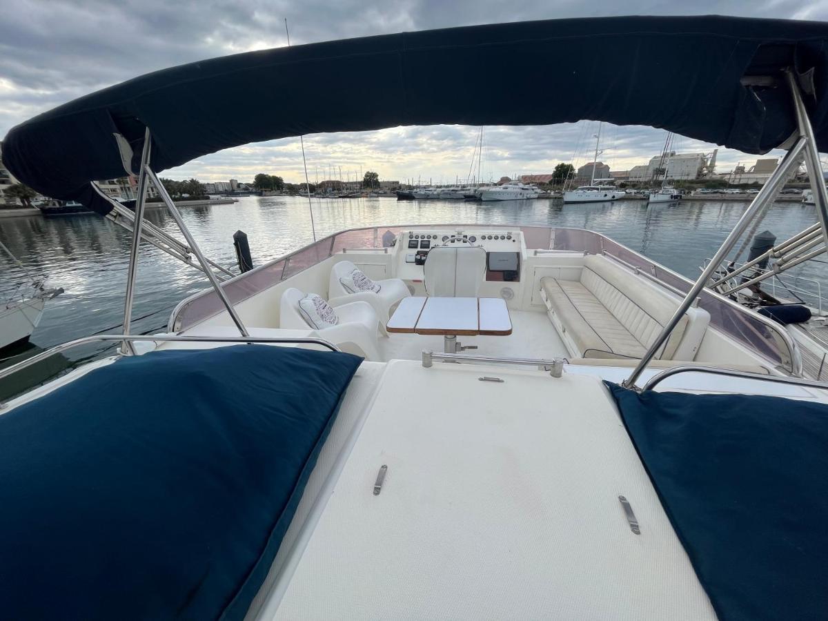 Navi Yacht A Sete, 2 A 8 Couchages, Privatif Sète Exterior foto