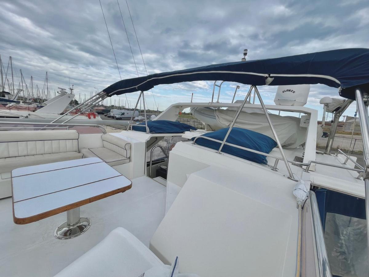 Navi Yacht A Sete, 2 A 8 Couchages, Privatif Sète Exterior foto