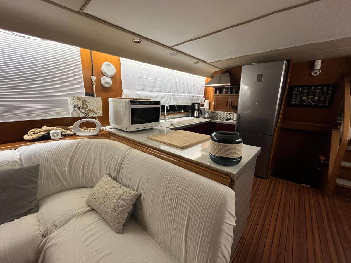 Navi Yacht A Sete, 2 A 8 Couchages, Privatif Sète Exterior foto